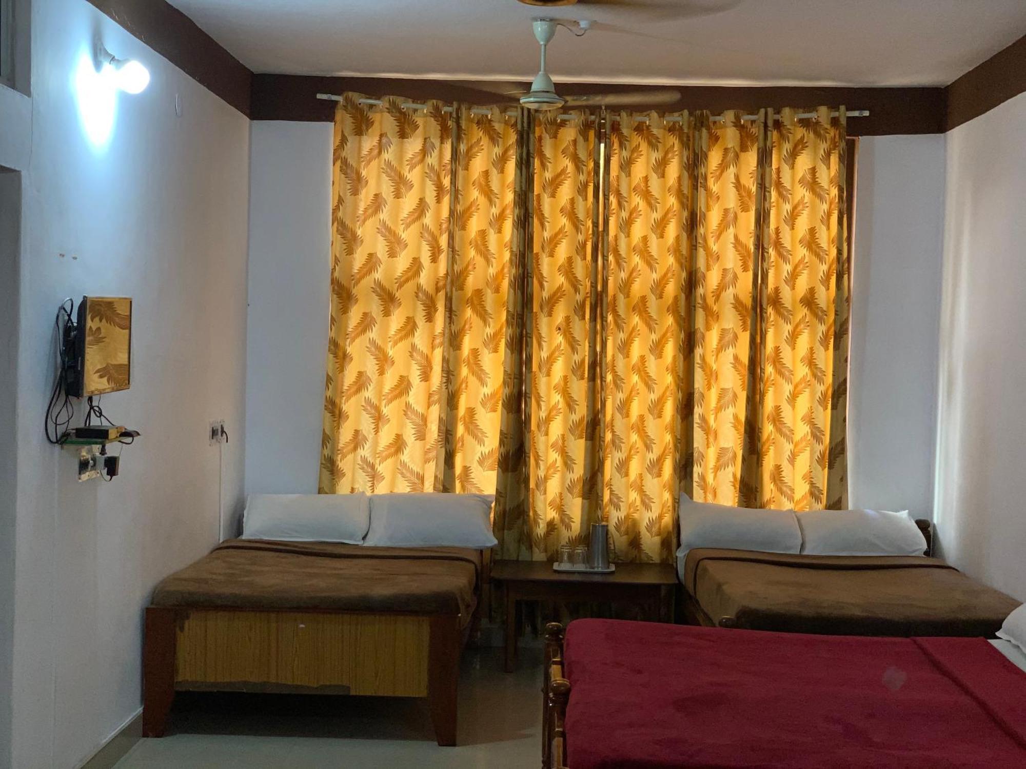 Hotel Caveri Inn Madikeri Dış mekan fotoğraf