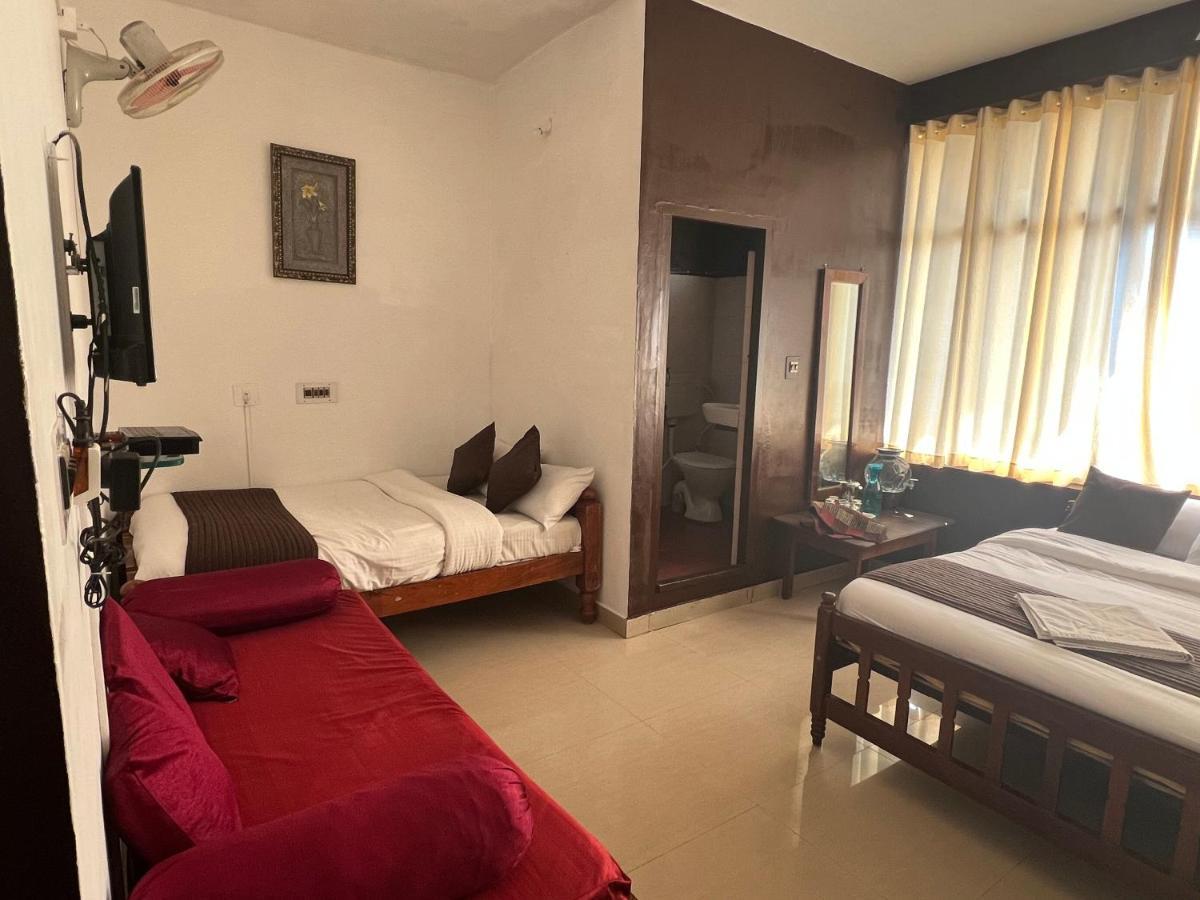 Hotel Caveri Inn Madikeri Dış mekan fotoğraf