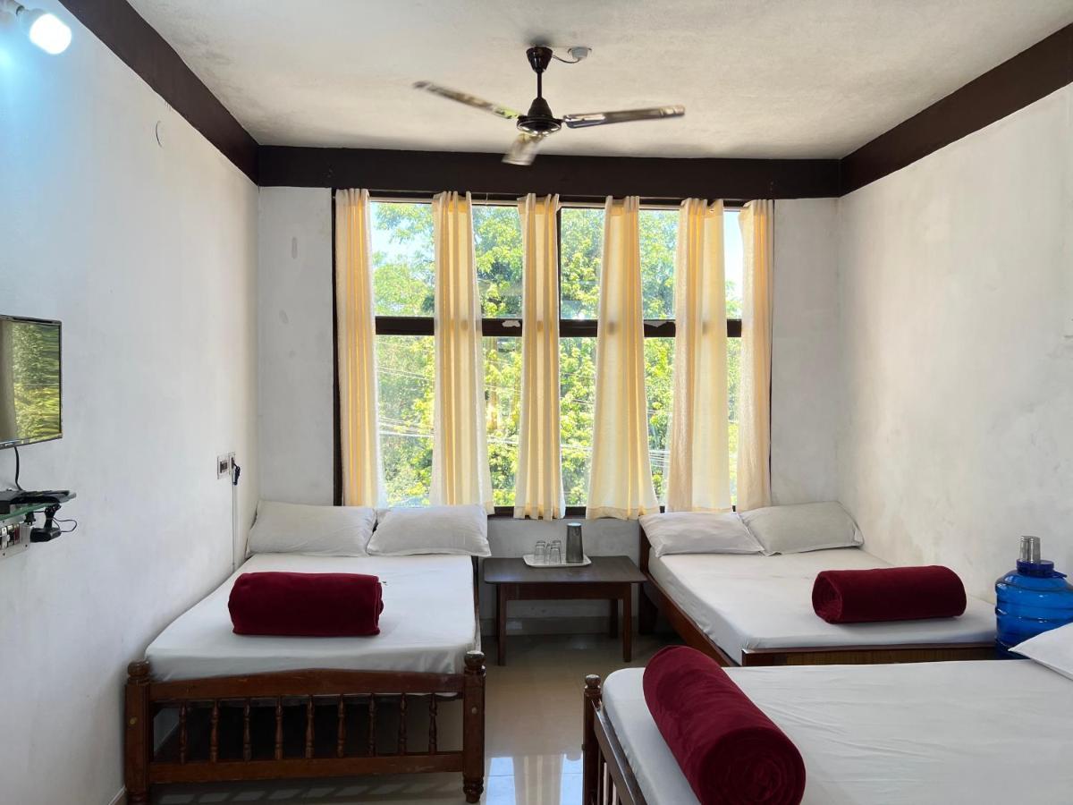 Hotel Caveri Inn Madikeri Dış mekan fotoğraf