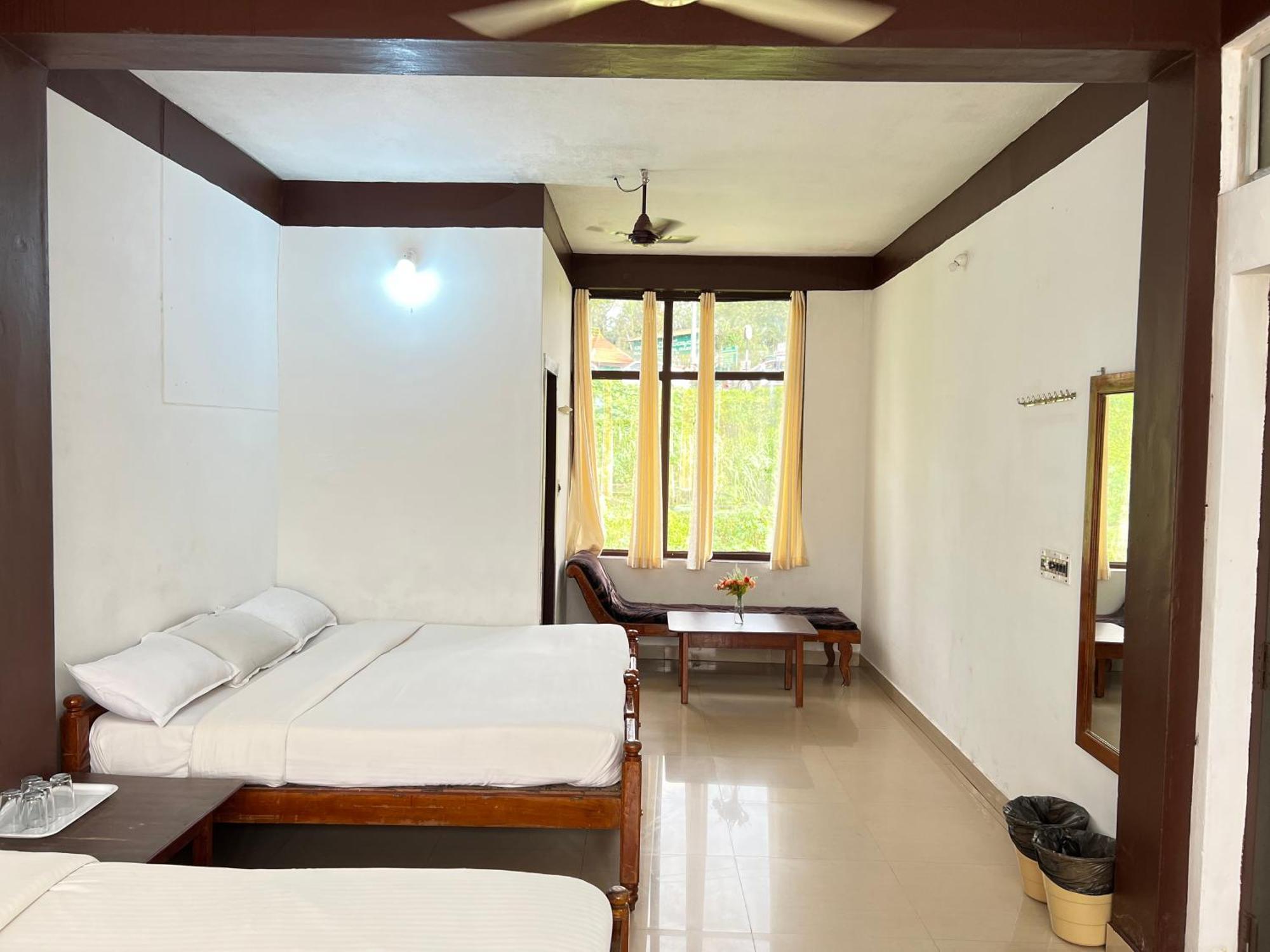 Hotel Caveri Inn Madikeri Dış mekan fotoğraf